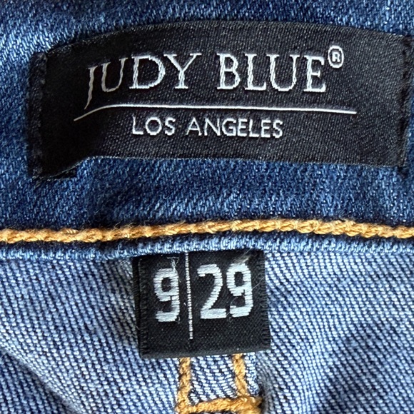 Judy Blue Skinny Fit Capri Distressed Jeans - Picture 5 of 7